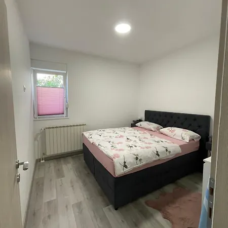 Adria Apartament *