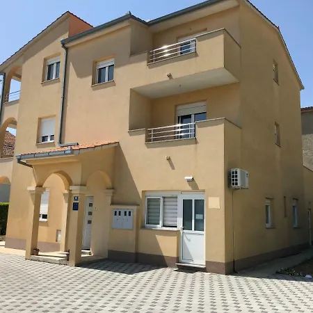 Adria Apartament *